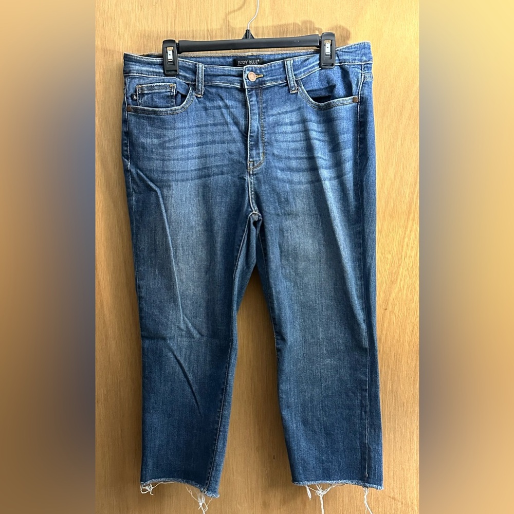 Judy Blue Capris, non distressed size 15/32